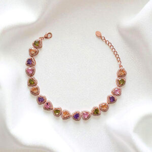Bracciale rosa con pietre sintetiche taglio a cuore colorate
